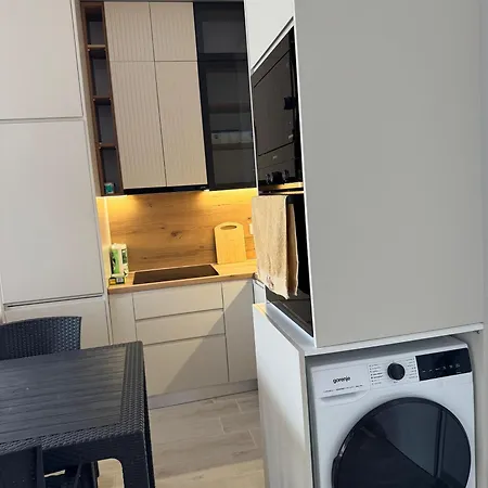 Gridis Qerret - One Bedroom Apartment, At Qerret Beach, Durres, Albania Голем