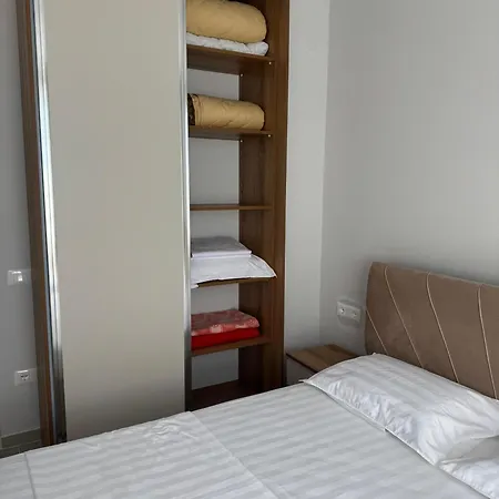 Апартаменты Gridis Qerret - One Bedroom Apartment, At Qerret Beach, Durres, Albania Голем