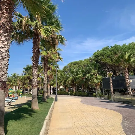 Gridis Qerret - One Bedroom Apartment, At Qerret Beach, Durres, Albania Апартаменты *