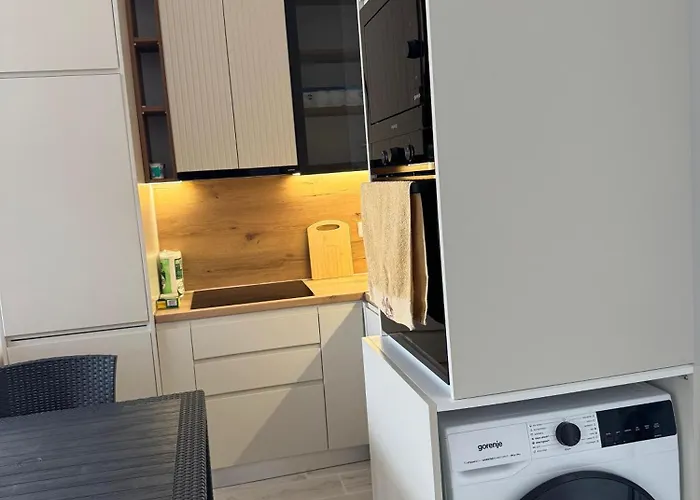 Gridis Qerret - One Bedroom Apartment, At Qerret Beach, Durres, Albania ゴーレム