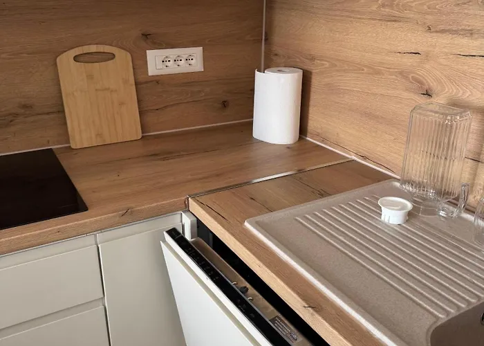 アパート Gridis Qerret - One Bedroom Apartment, At Qerret Beach, Durres, Albania ゴーレム