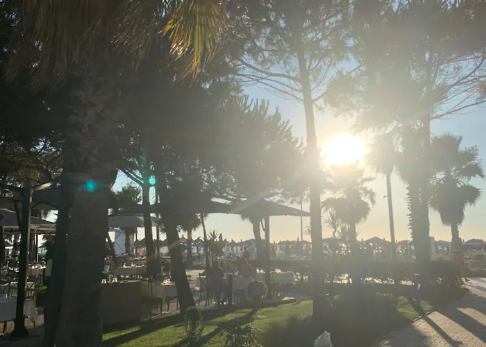 Gridis Qerret - One Bedroom Apartment, At Qerret Beach, Durres, Albania アパート *