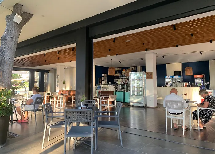 アパート Gridis Qerret - One Bedroom Apartment, At Qerret Beach, Durres, Albania *