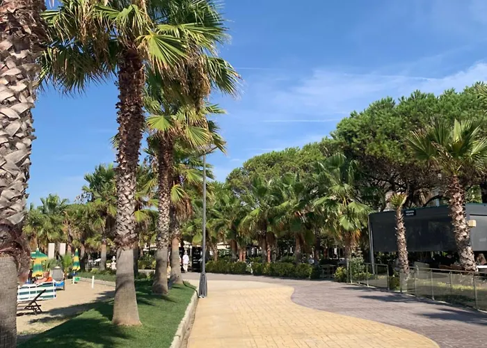 Gridis Qerret - One Bedroom Apartment, At Qerret Beach, Durres, Albania アパート *