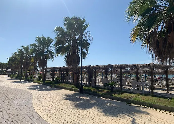 アパート Gridis Qerret - One Bedroom Apartment, At Qerret Beach, Durres, Albania *