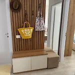 Appartamento Gridis New Stylish, Fully Furnished, One Bedroom Apartment, Qerret Beach, Durres, Albania *