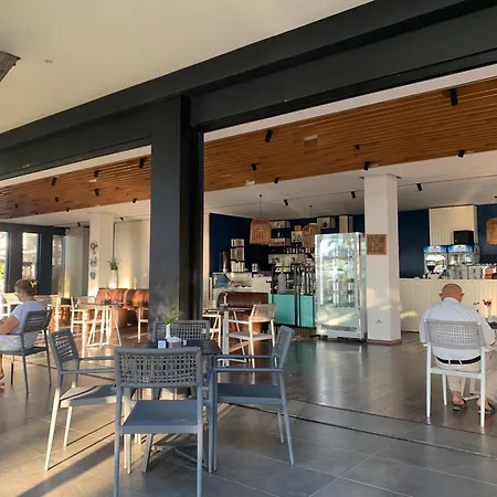 公寓 Gridis Qerret - One Bedroom Apartment, At Qerret Beach, Durres, Albania *